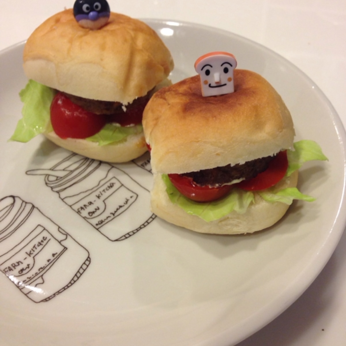 ディナーロールで ミニサイズハンバーガー レシピ 作り方 By ふみこ 楽天レシピ ディナーロールで ミニサイズハンバーガー レシピ 作り方 By ふみこ 楽天レシピ